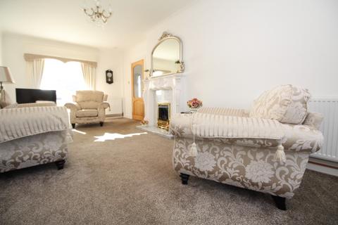 2 bedroom end of terrace house to rent, 158 Moss Avenue, Caldercruix, ML6 7PW