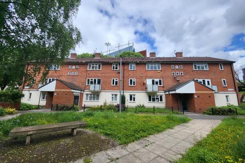 2 bedroom apartment to rent, Valerie Walk, Hulme, Manchester.M15 6DB