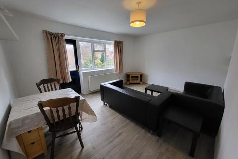 2 bedroom apartment to rent, Valerie Walk, Hulme, Manchester.M15 6DB