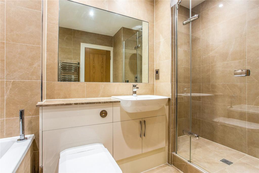 En Suite Bathroom