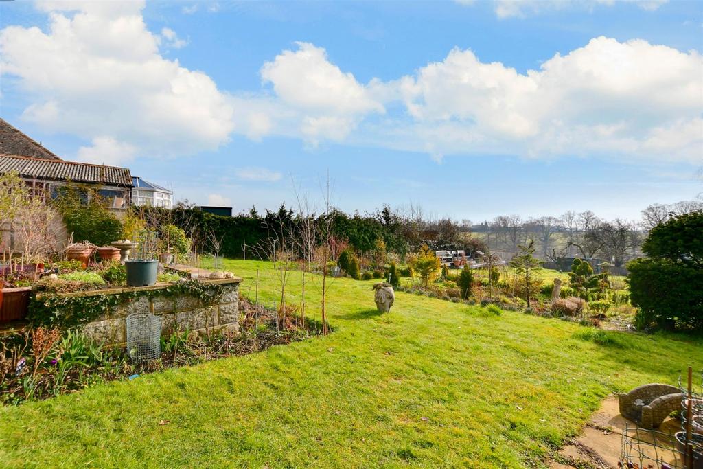 Rolvenden Road, Tenterden, Kent 2 bed detached bungalow £550,000