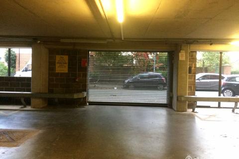 Parking to rent, Broughton Lane, Salford M7