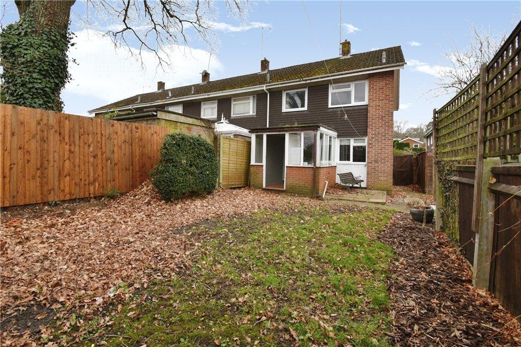 Gurnays Mead, West Wellow, Romsey, Hampshire 3 bed end of terrace house
