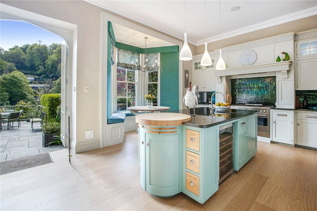 Kitchen/Breakfast Rm