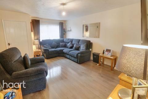 92 Challinor, Church Langley, Harlow, CM17 9XD