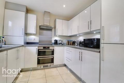 36 Leaf Hill Drive, Romford, RM3 7FA