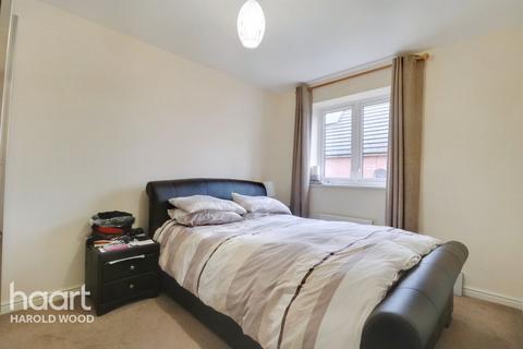 36 Leaf Hill Drive, Romford, RM3 7FA