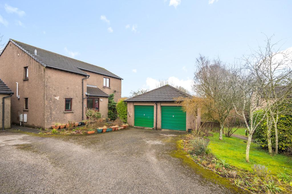14 Michaelson Road, Kendal, LA9 5JQ 4 bed detached house £395,000