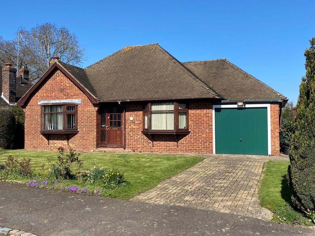 Pottery Close, Brede, Rye, East Sussex TN31 6HE 2 bed detached bungalow for sale £435,000