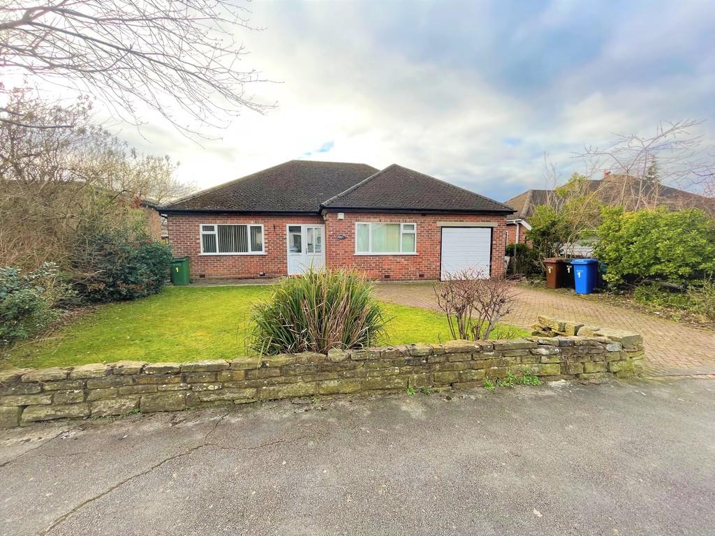 Selwyn Drive, Cheadle Hulme, SK8 7HA 3 bed detached bungalow to rent
