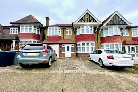 4 bedroom semi-detached house for sale - Sheridan Gardens, Kenton, Harrow