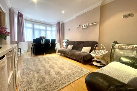 4 bedroom semi-detached house for sale - Sheridan Gardens, Kenton, Harrow
