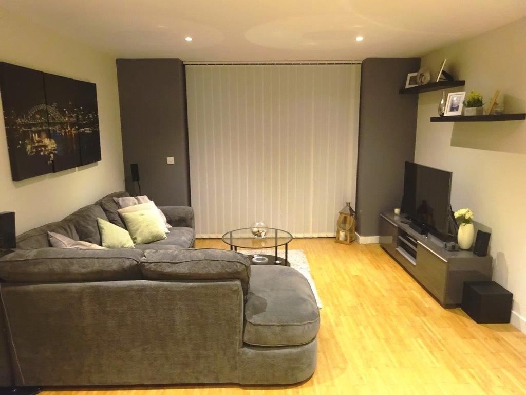 St Island, 1 Kelso Place... 2 bed flat £1,250 pcm (£288 pw)