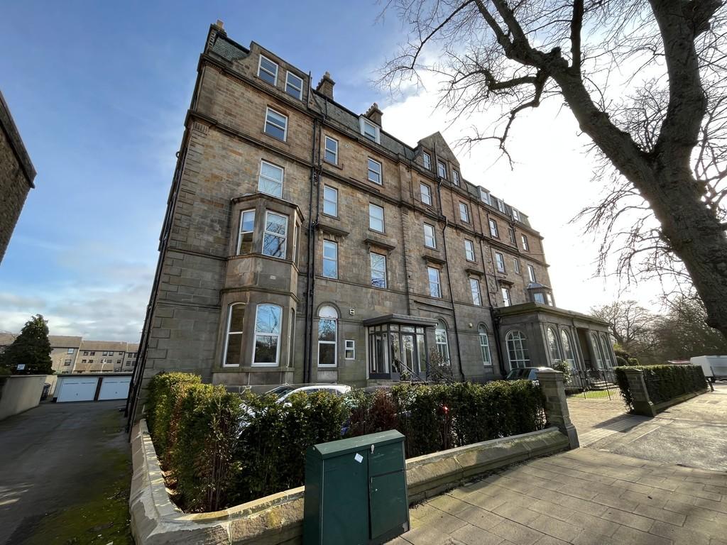 Windsor Court, Harrogate, HG1 1JB 2 bed ground floor flat £275,000