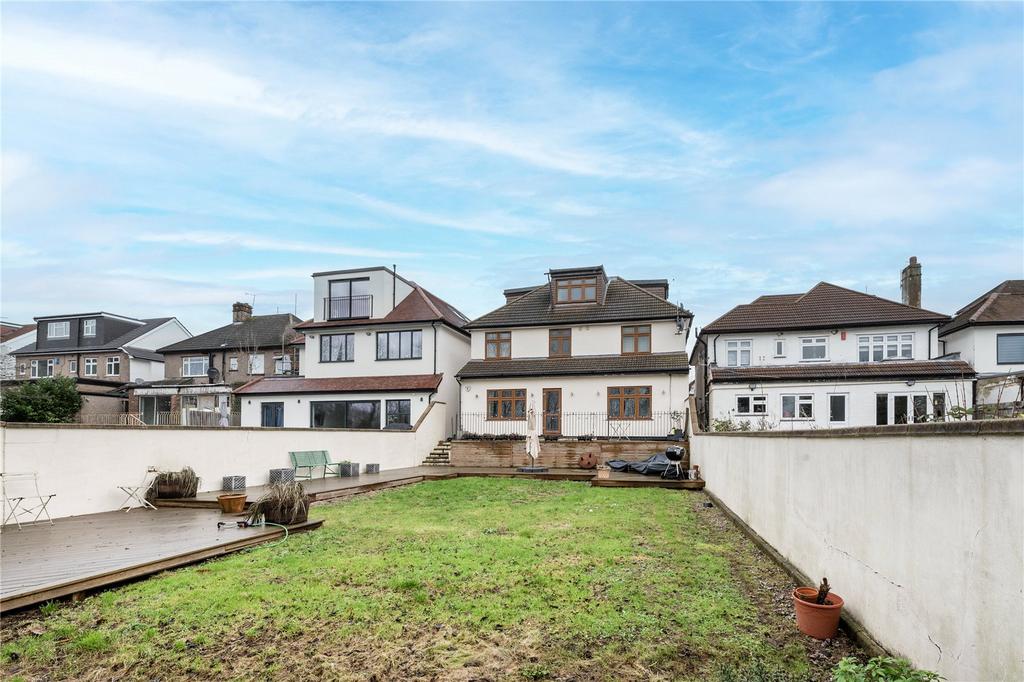 Millway, Mill Hill, London, NW7 4 bed detached house £1,300,000