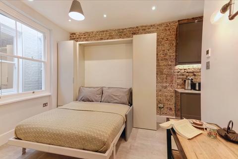 Studio to rent, Linden Gardens, London W2