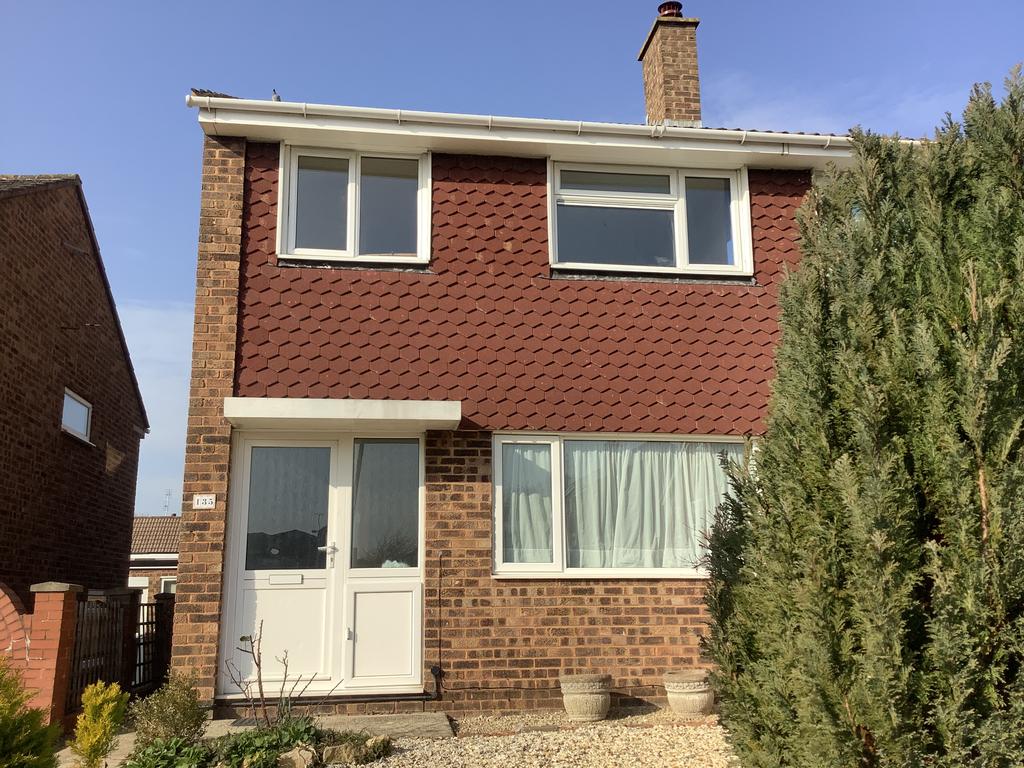 Mandarin Way, Cheltenham GL50 3 bed semidetached house £1,095 pcm (£