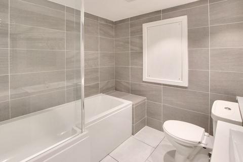 Flat 2, 100 Waddon Road, Croydon, CR0 4JG