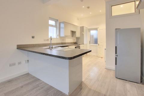 Flat 2, 100 Waddon Road, Croydon, CR0 4JG