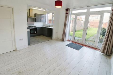 3 bedroom semi-detached house to rent, Rokeby Park, Hull