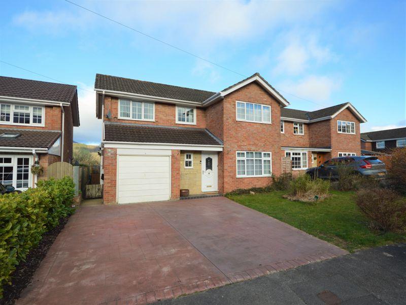 Malford Grove, Gilwern 4 bed detached house £435,000