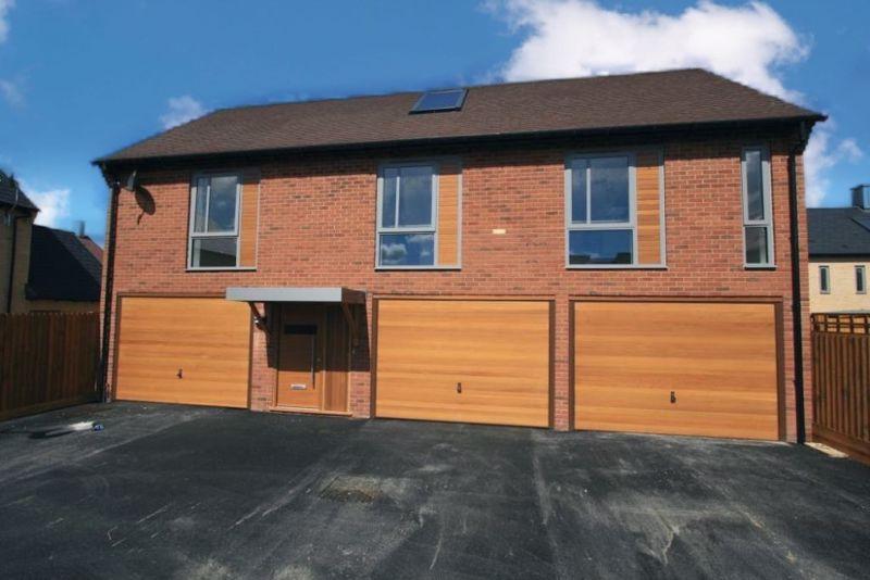 Huntsman Road, Trumpington, Cambridge 2 bed coach house £1,600 pcm (£369 pw)