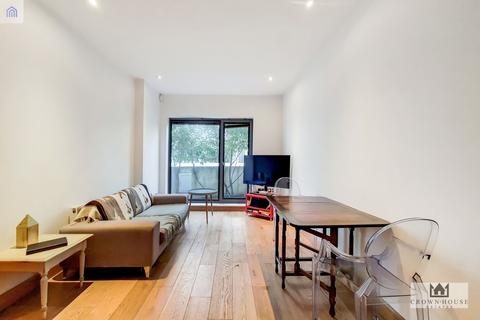 Wendell Mews, London, W12