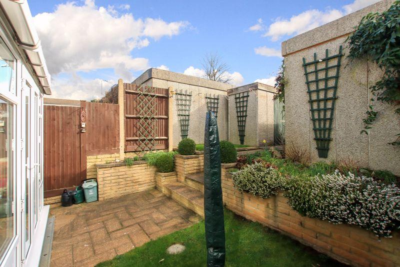 Wootton Drive, Hemel Hempstead 3 bed terraced house for sale £350,000