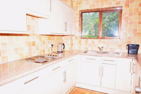 35 Oakdene Close, Pinner, HA5 4EQ