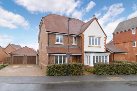 1 Tilney Drive, Horsham, RH12 1PG