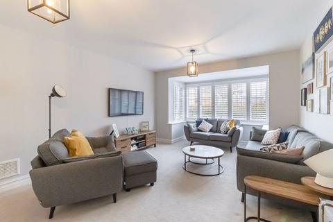 1 Tilney Drive, Horsham, RH12 1PG