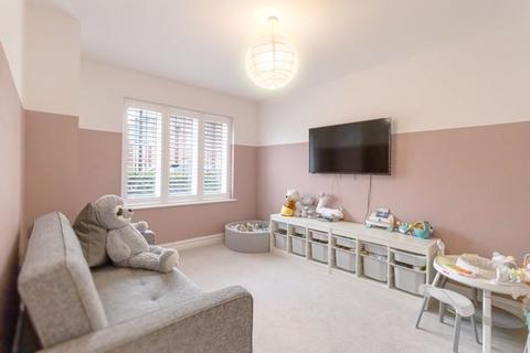 1 Tilney Drive, Horsham, RH12 1PG