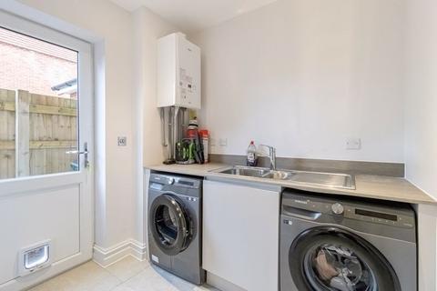 1 Tilney Drive, Horsham, RH12 1PG