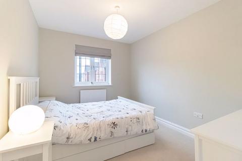 1 Tilney Drive, Horsham, RH12 1PG