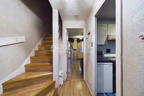 41 Emerald Close, London, E16 3TS