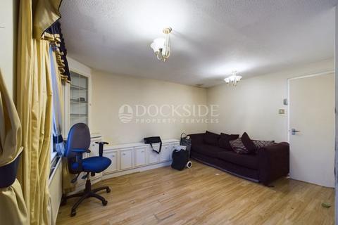 41 Emerald Close, London, E16 3TS