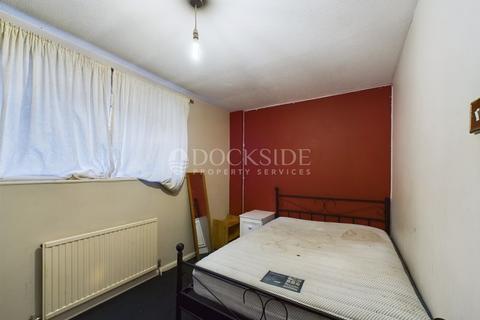 41 Emerald Close, London, E16 3TS