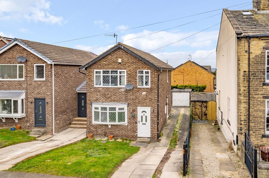 Upper Carr Lane, Calverley, West Yorkshire, LS28 3 bed detached house