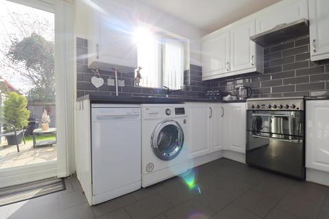 16 Furze Close, Luton, LU2 7UB