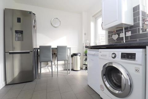 16 Furze Close, Luton, LU2 7UB