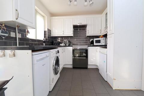 16 Furze Close, Luton, LU2 7UB