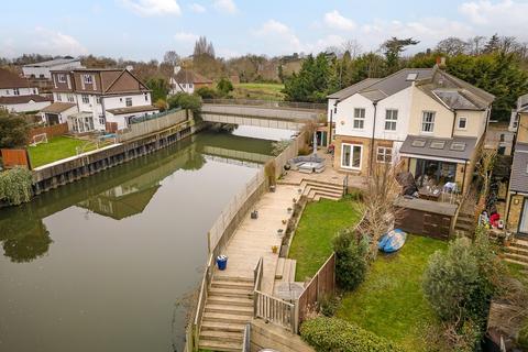 4 bedroom semi-detached house for sale - Esher Road, East Molesey, KT8