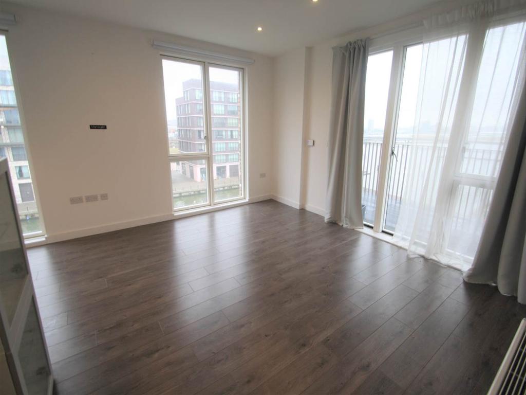 Boyd Building, Royal Albert Wharf, London 2 bed flat £2,250 pcm (£519 pw)