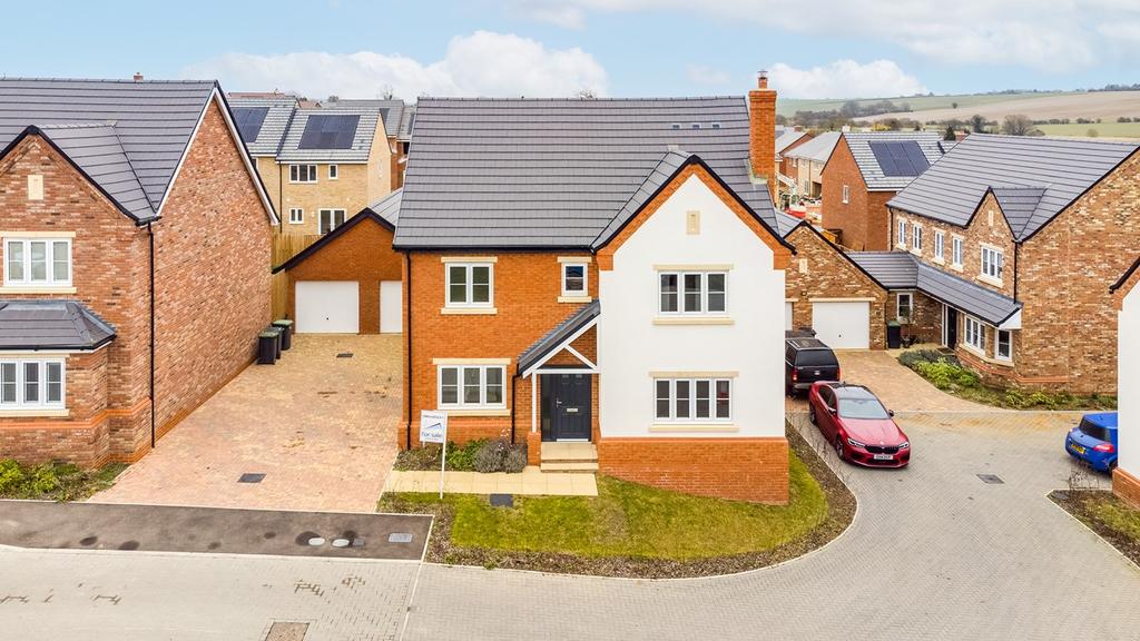 Spring Hill, Gravenhurst, Bedford, MK45 4 bed detached house £750,000