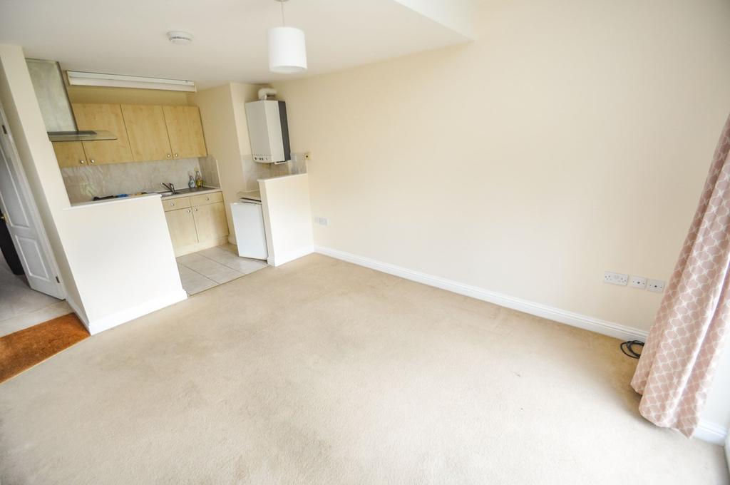 Third Avenue, Chelmsford, CM1 1 bed apartment £950 pcm (£219 pw)