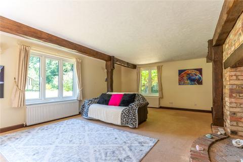4 bedroom detached house for sale - Stradbroke Drive, Chigwell, Essex, IG7