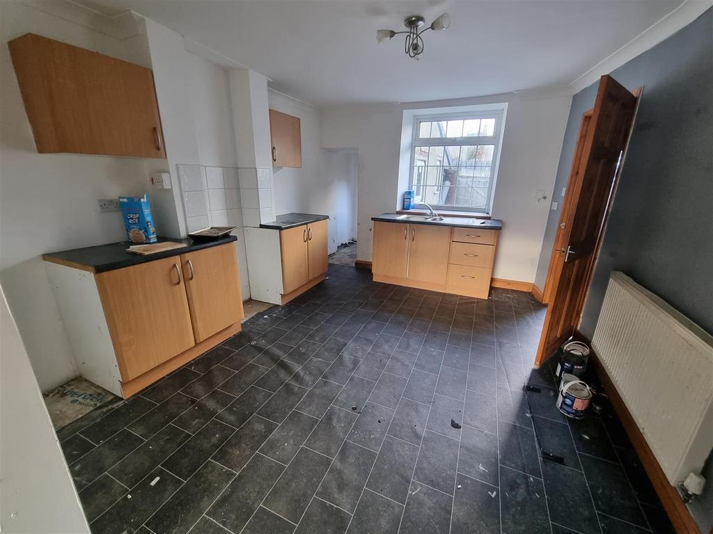 Mount Pleasant, Stanley, Crook 3 bed terraced house £40,000