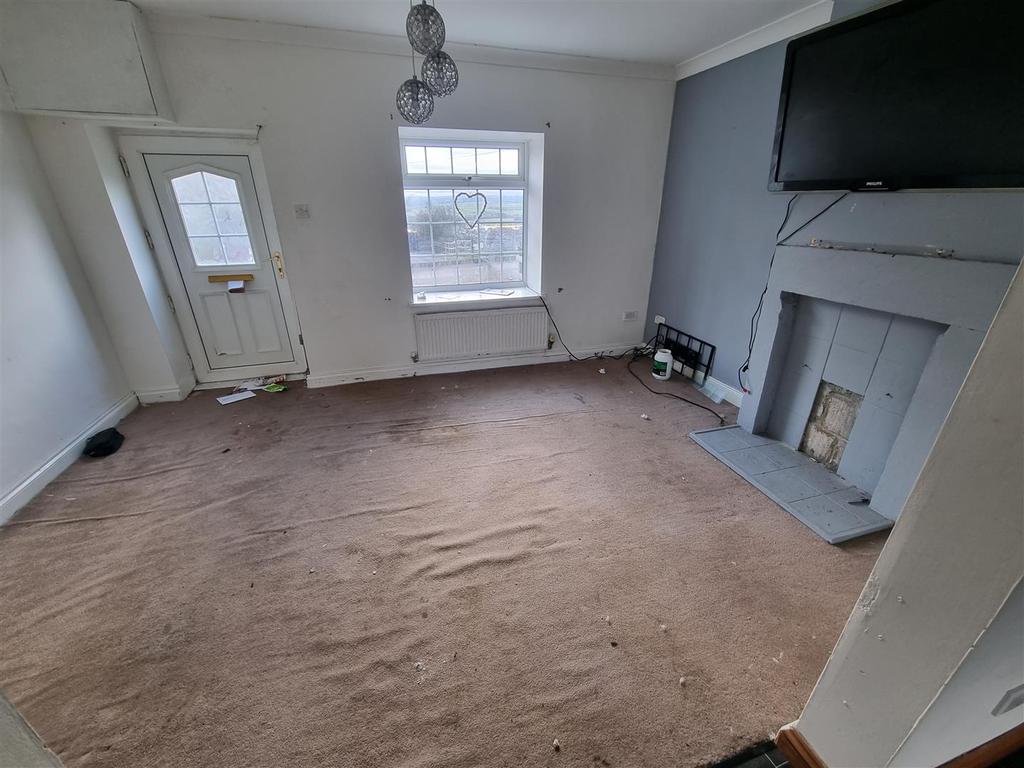 Mount Pleasant, Stanley, Crook 3 bed terraced house £40,000