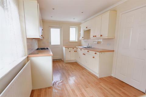2 bedroom detached bungalow for sale - Common Mead Avenue, Gillingham