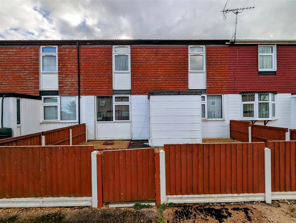 Brendon Way, Grove Farm, Nuneaton 3 bed terraced house £130,000
